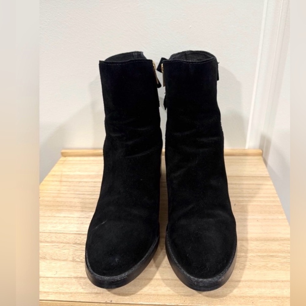 UGG Women’s Black Suede Ankle Booties Block Heel Bow Zip Size 8.5 - Picture 5 of 13